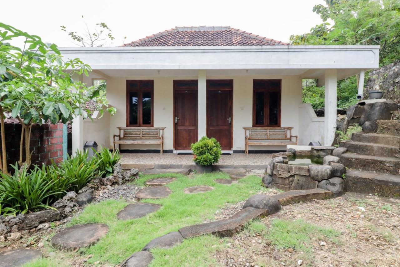 Rock Garden Homestay & Resto Tepus Екстериор снимка